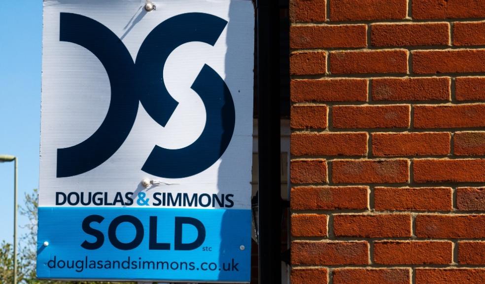 Estate agents have pulled in nearly £1bn in sales commission since the start of the year