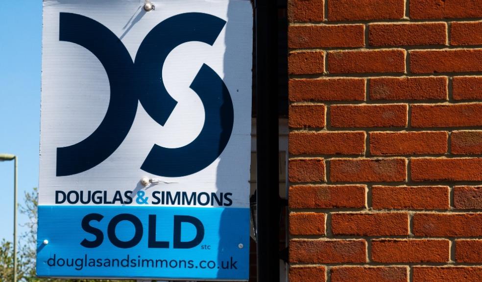 Estate agents have pulled in nearly £1bn in sales commission since the start of the year Estate agents have pulled in nearly £1bn in sales commission since the start of the year