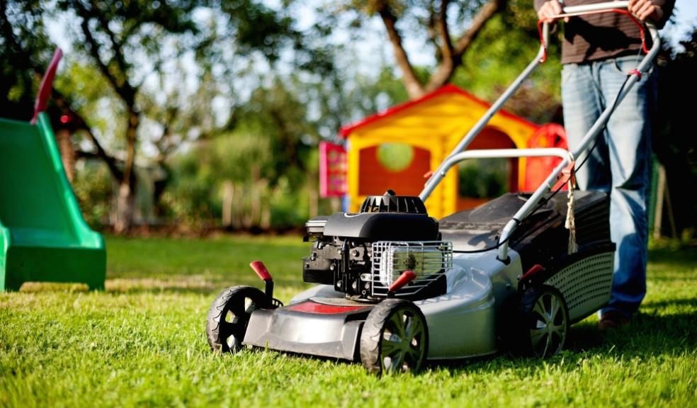 Lawn Maintenance In Sun Lawn Maintenance In Sun