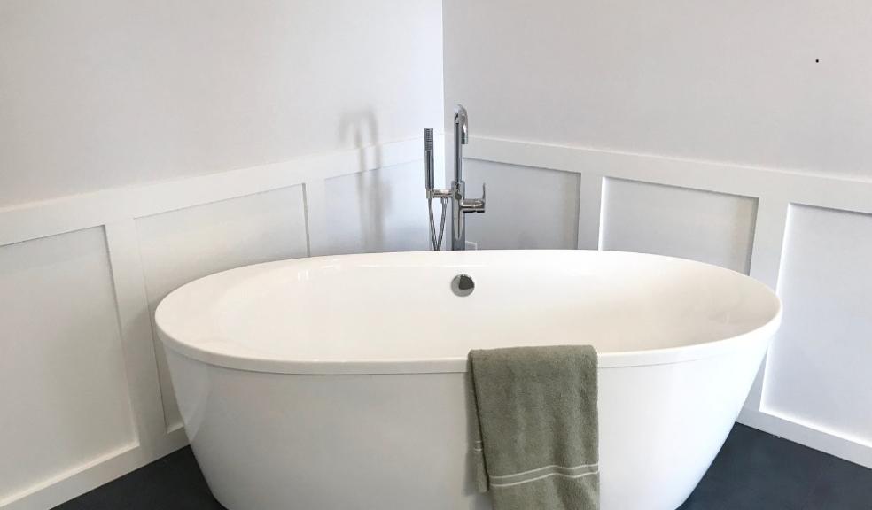 White bath stains White bath stains