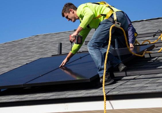 Maintaining solar panels
