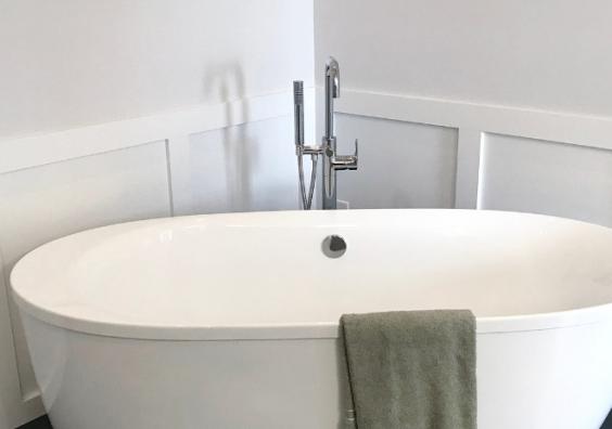 White bath stains