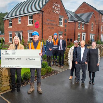 David Wilson Homes donates to Oughtibridge defibrillator