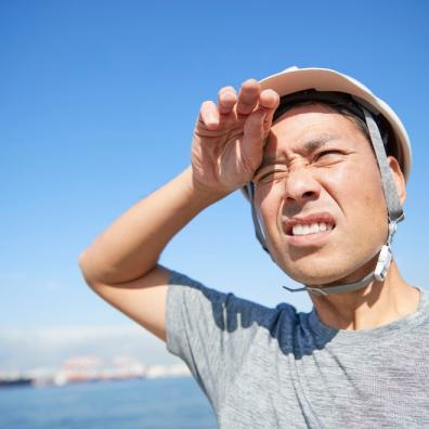 Trades people in heatwave