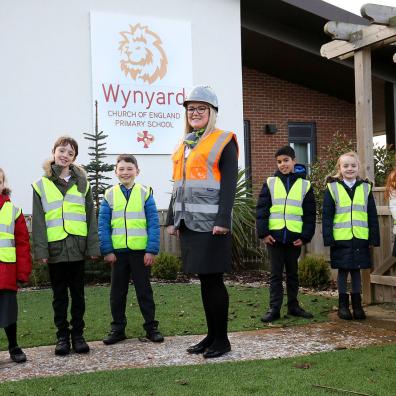 Bekki, a Sales Adviser for Barratt Developments at the Highgrove at Wynyard Park development, visited the pupils at Wynyard Primary School